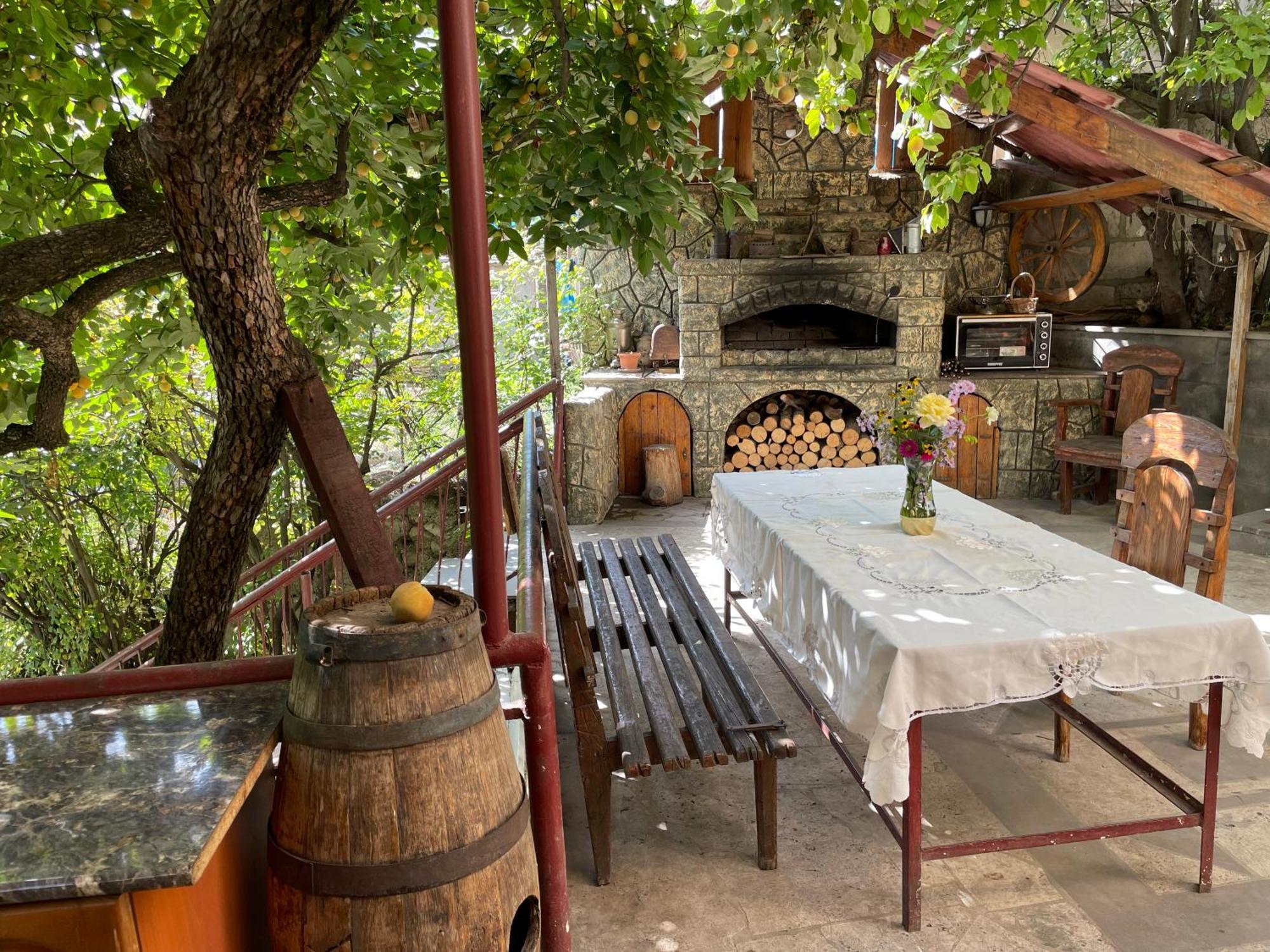 Guest House Anahit Ijevan Exterior photo